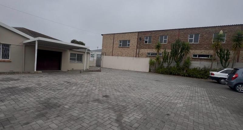 To Let commercial Property for Rent in Newton Park Eastern Cape